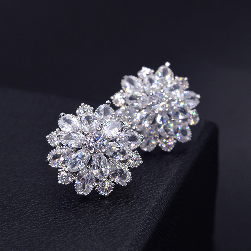 Statement Earrings Oversized - Hoa Lớn Phòng Vali Kim Cương
