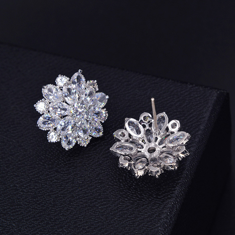 Hoa Lớn Phòng Vali Kim Cương B - đánh giá và giá Statement Earrings Oversized