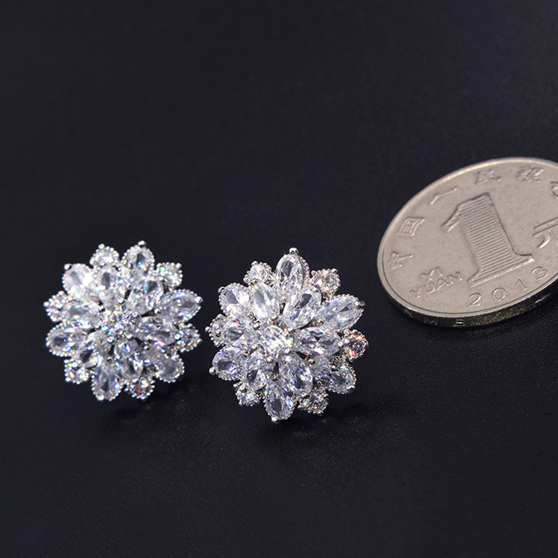 Hoa Lớn Phòng Vali Kim Cương B - đánh giá và giá Statement Earrings Oversized