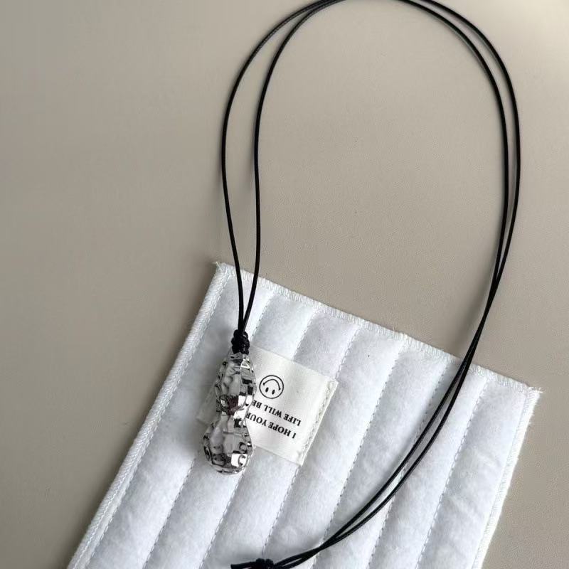 Fashionable Metal Peanut Penda - đánh giá và giá Women Accessories Meaning