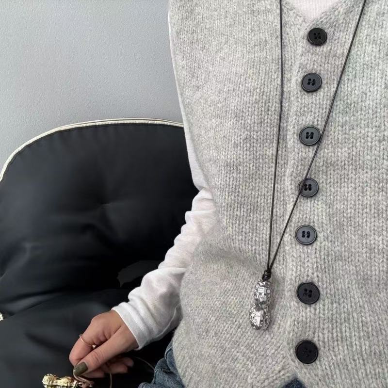 Fashionable Metal Peanut Penda - đánh giá và giá Women Accessories Meaning