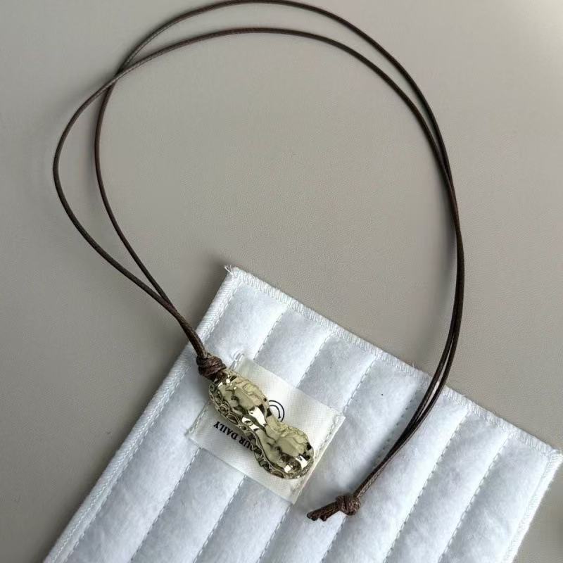 Fashionable Metal Peanut Penda - đánh giá và giá Women Accessories Meaning