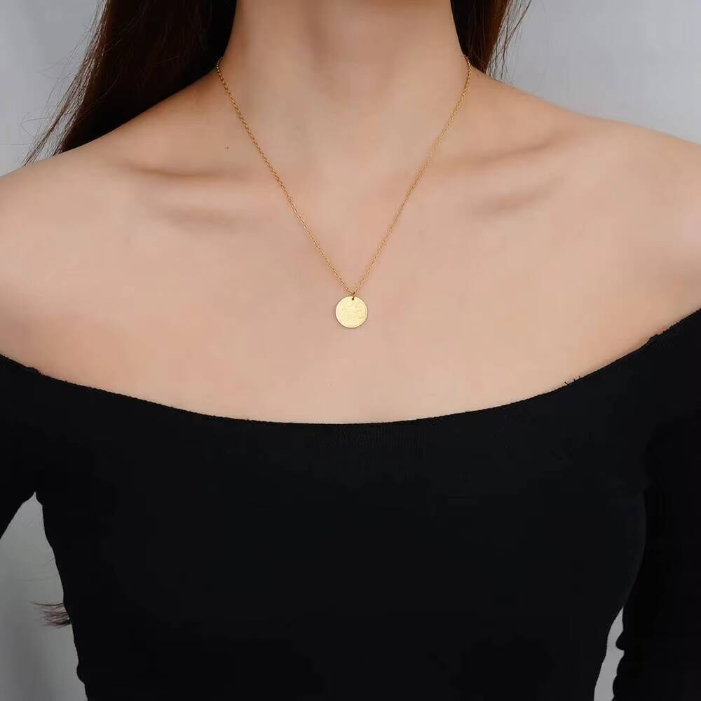 Gold Plated Viking Axe Pendant - đánh giá và giá Coin Necklace Delicate